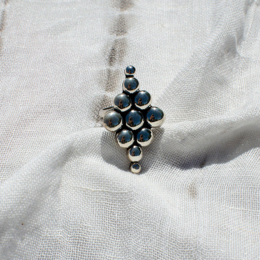 Elongated Flower Granulation Ring