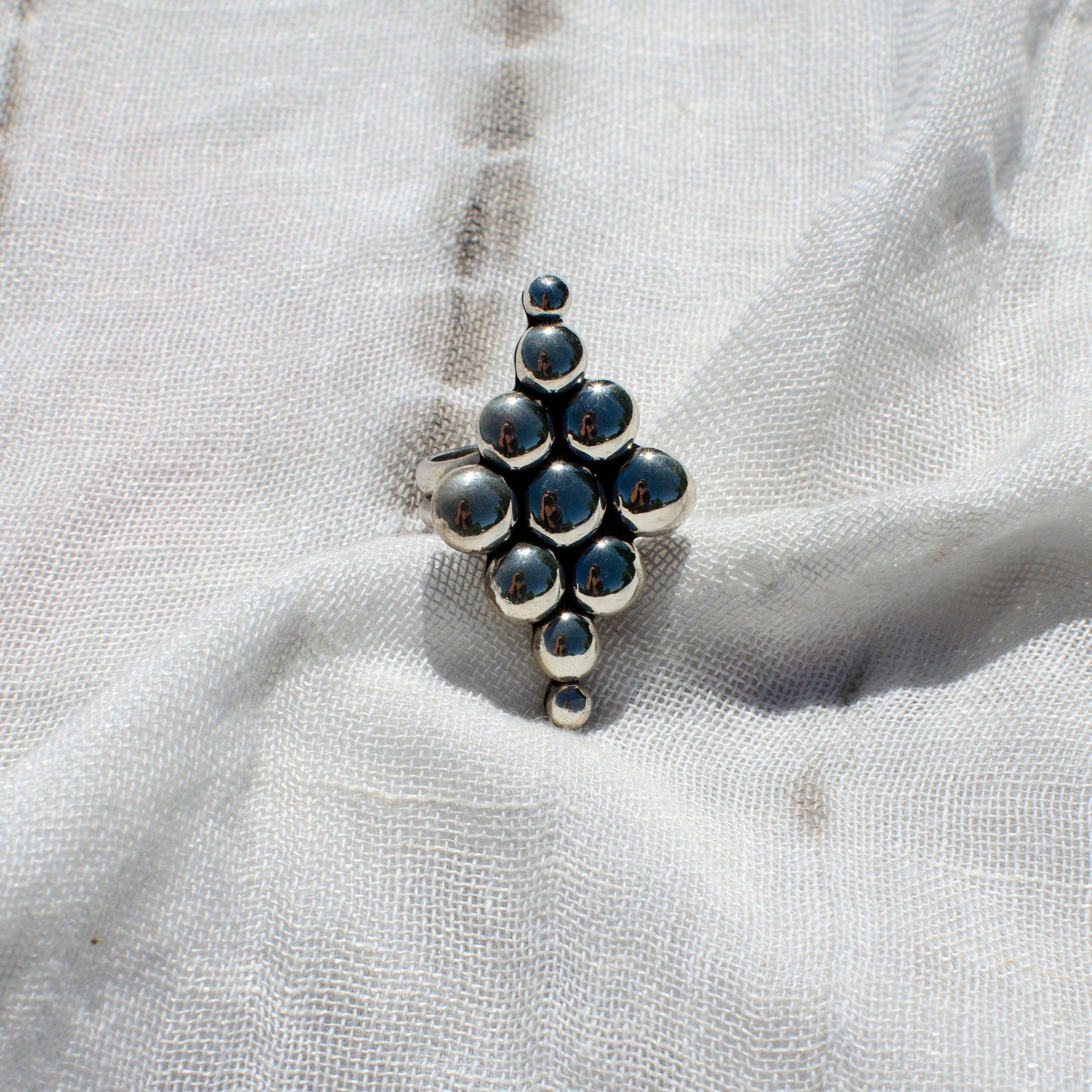 Elongated Flower Granulation Ring