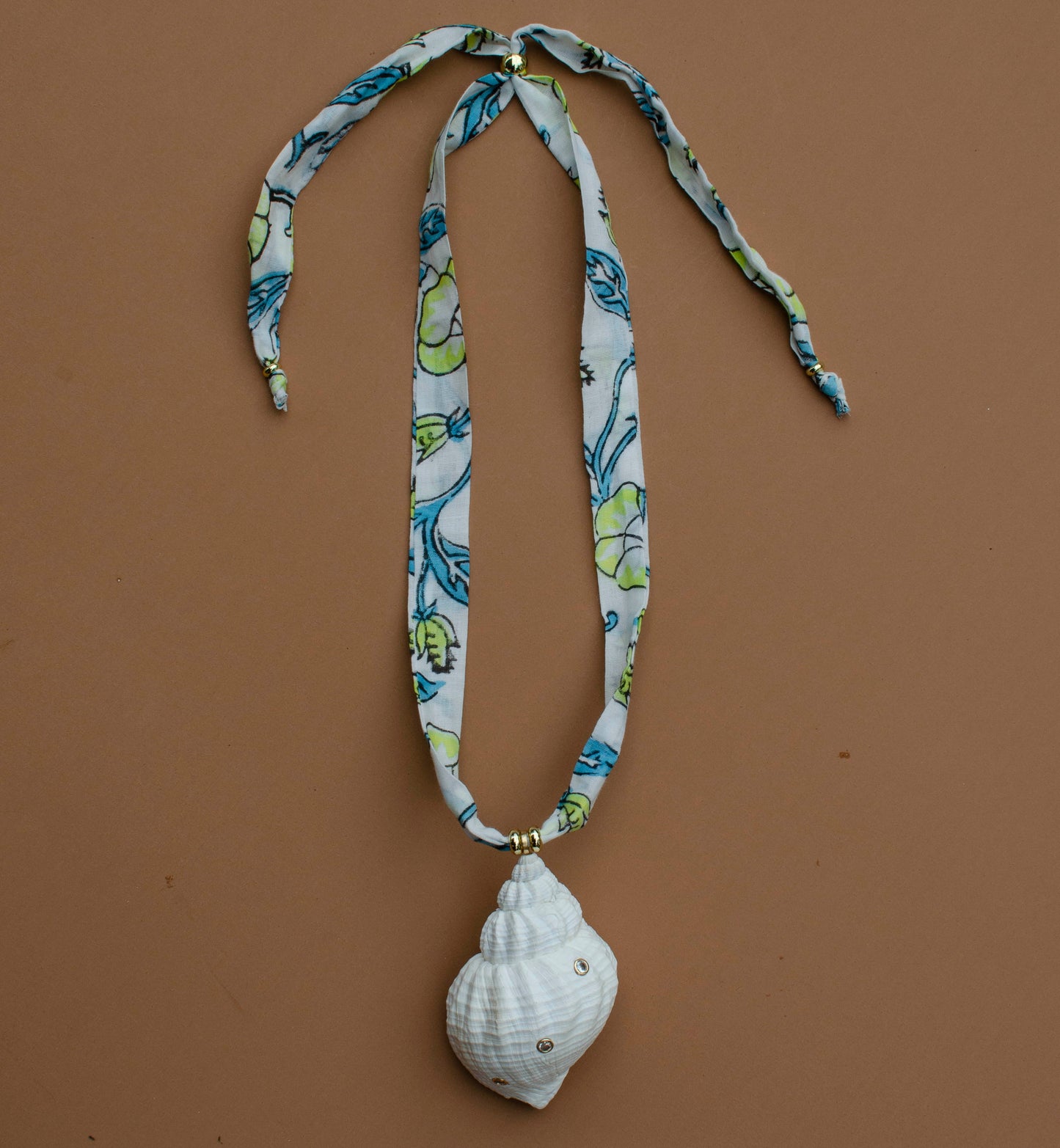 White Conch Inlay Necklace