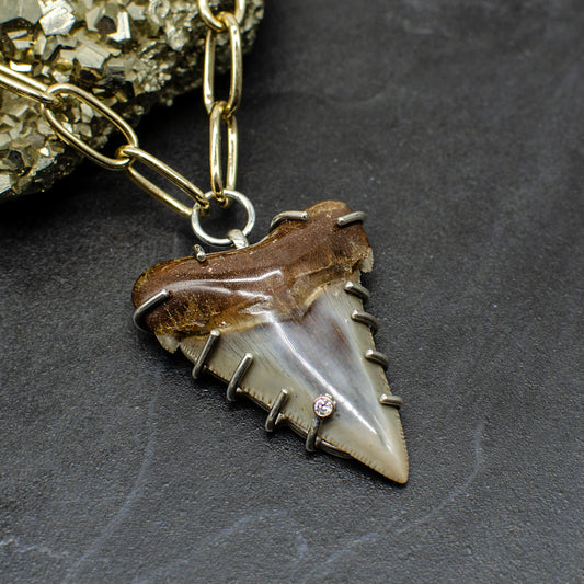 Meg Tooth Prong Pendant