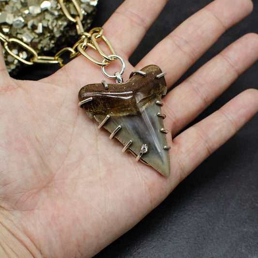 Meg Tooth Prong Pendant