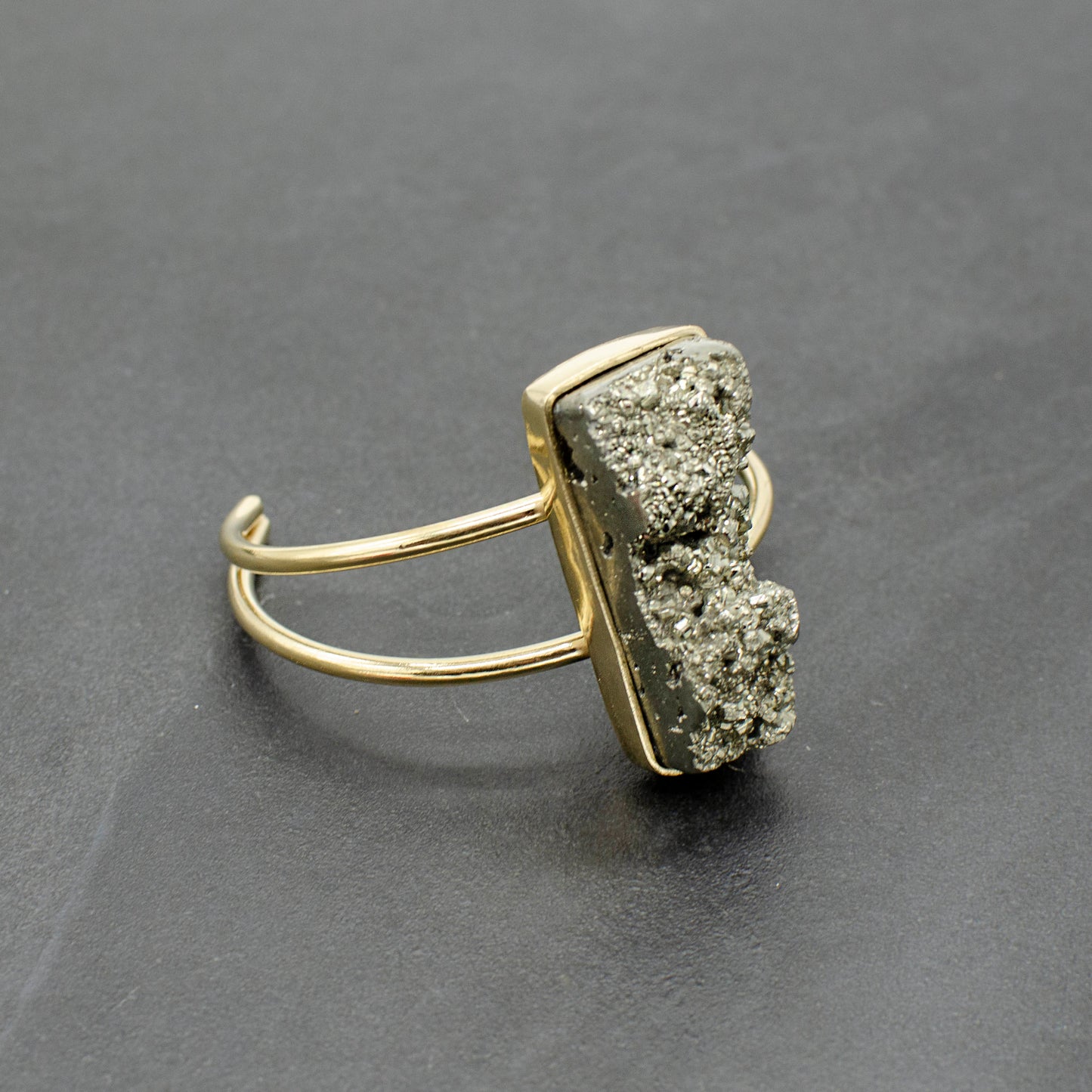 Geo Cuff