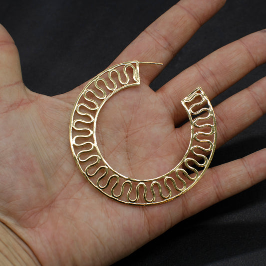 Squiggle Hoops