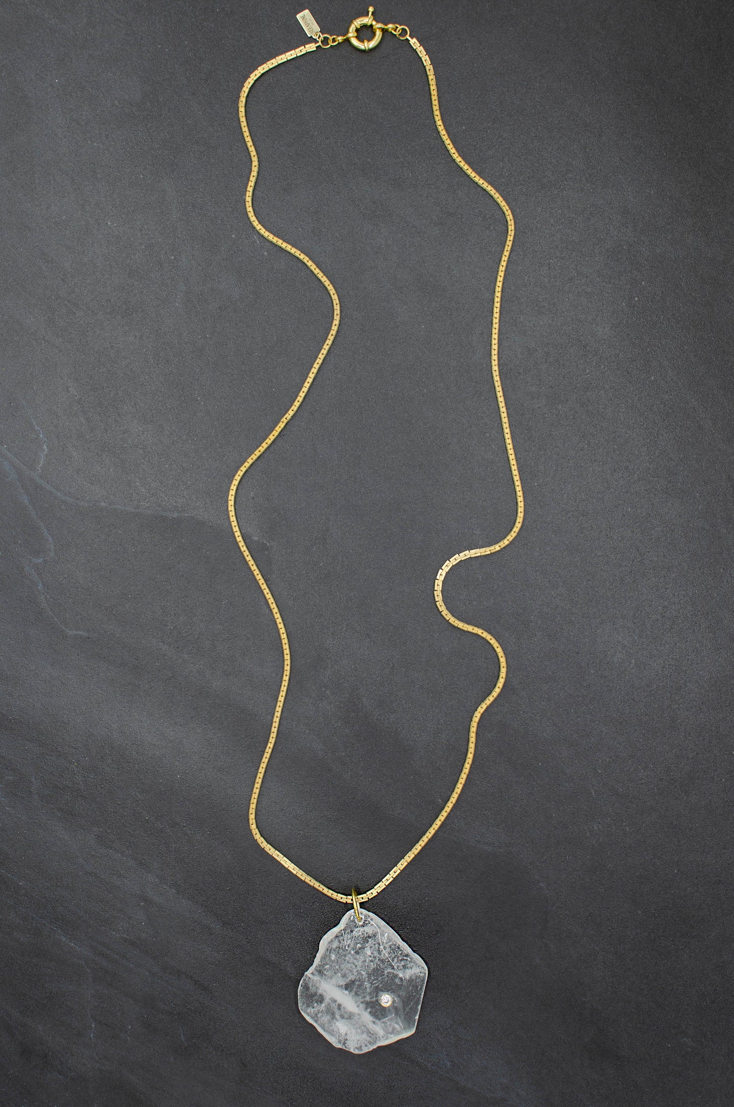 Quartz Slab on Long Chain