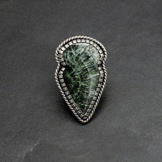 Seraphinite Arrowhead Ring