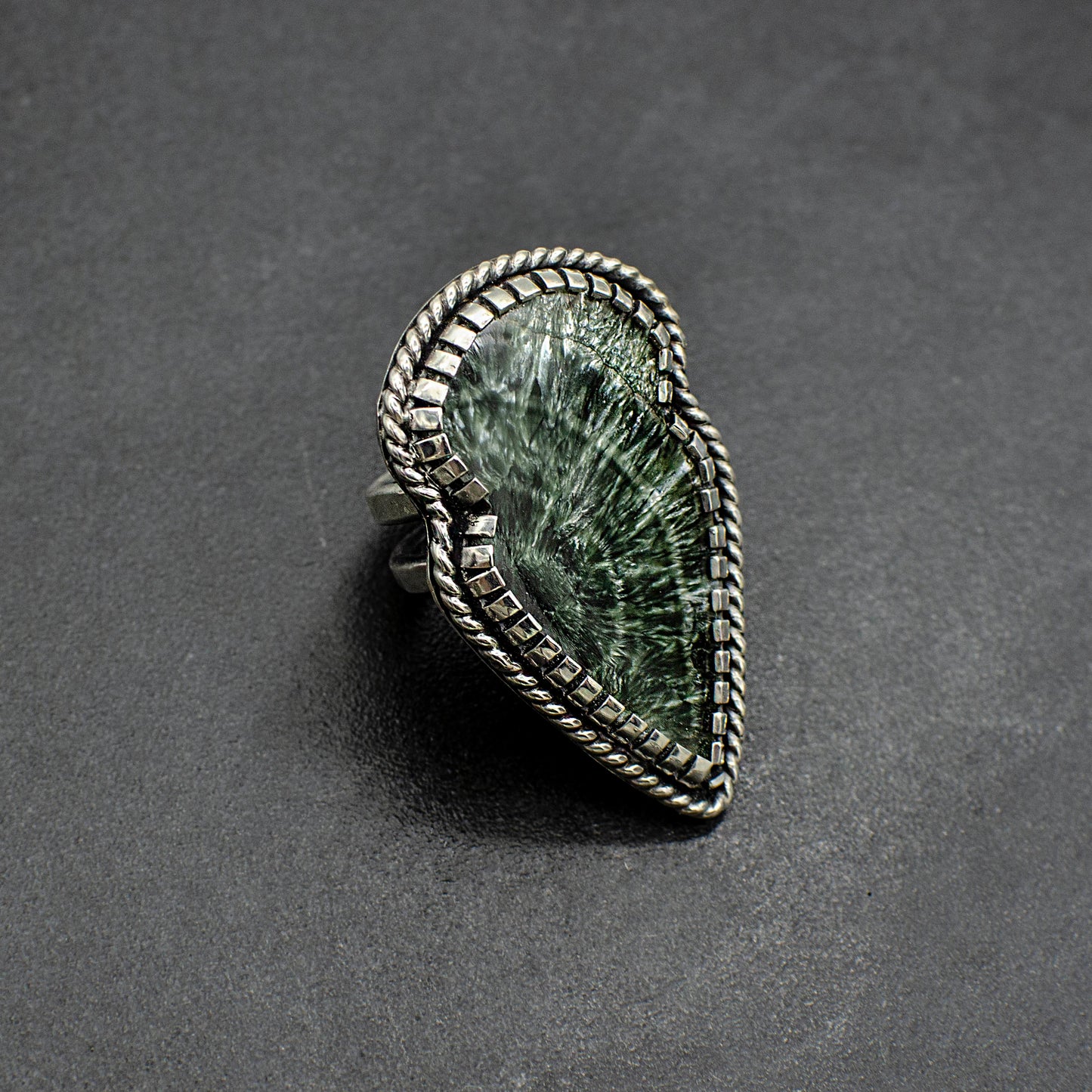 Seraphinite Arrowhead Ring